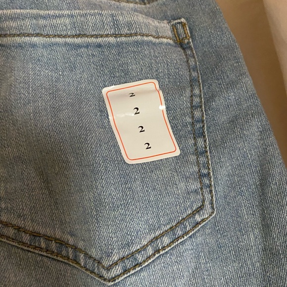 New DKNY ladies jeans - Picture 5 of 5